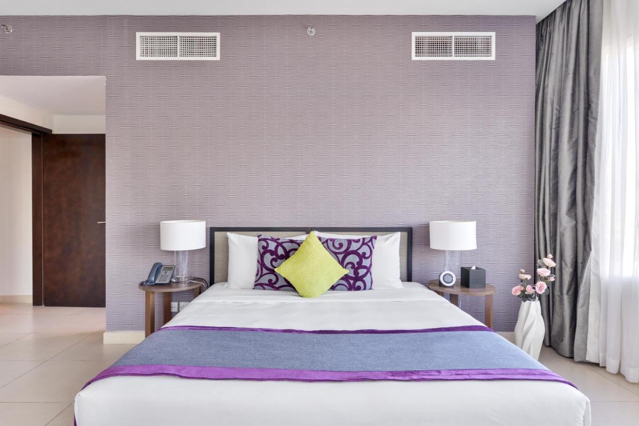 Nassima Tower Hotel Apartments Dubai Exterior photo A bedroom at the hotel