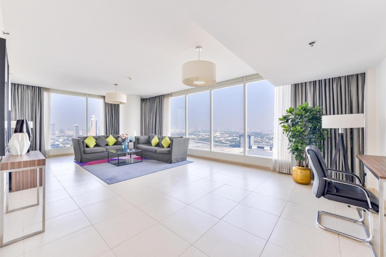 Nassima Tower Hotel Apartments Dubai Exterior photo A suite at the hotel