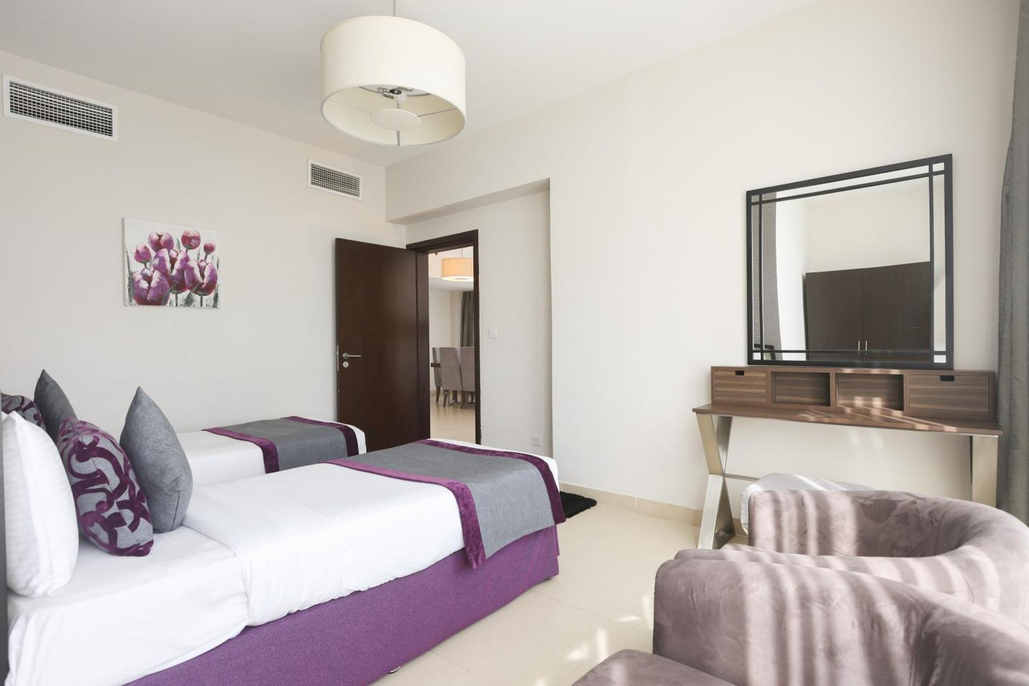 Nassima Tower Hotel Apartments Dubai Exterior photo A bedroom at the hotel